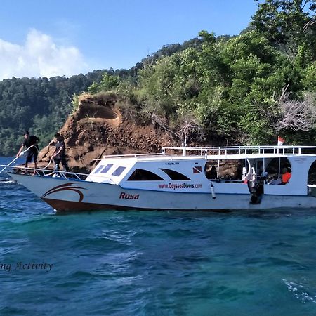 Cocotinos Lembeh A Boutique Dive Lodge Bitung Exteriör bild