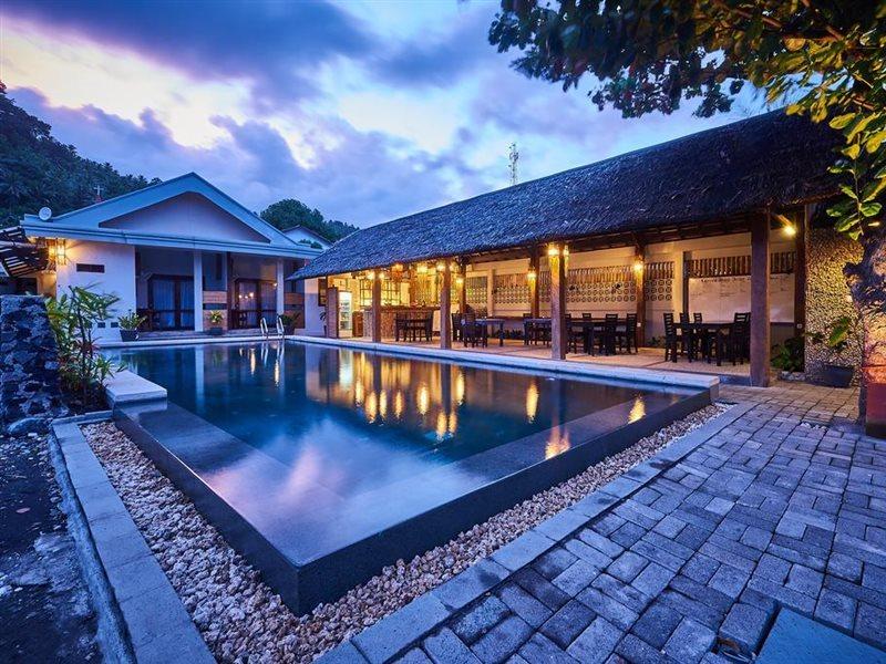 Cocotinos Lembeh A Boutique Dive Lodge Bitung Exteriör bild
