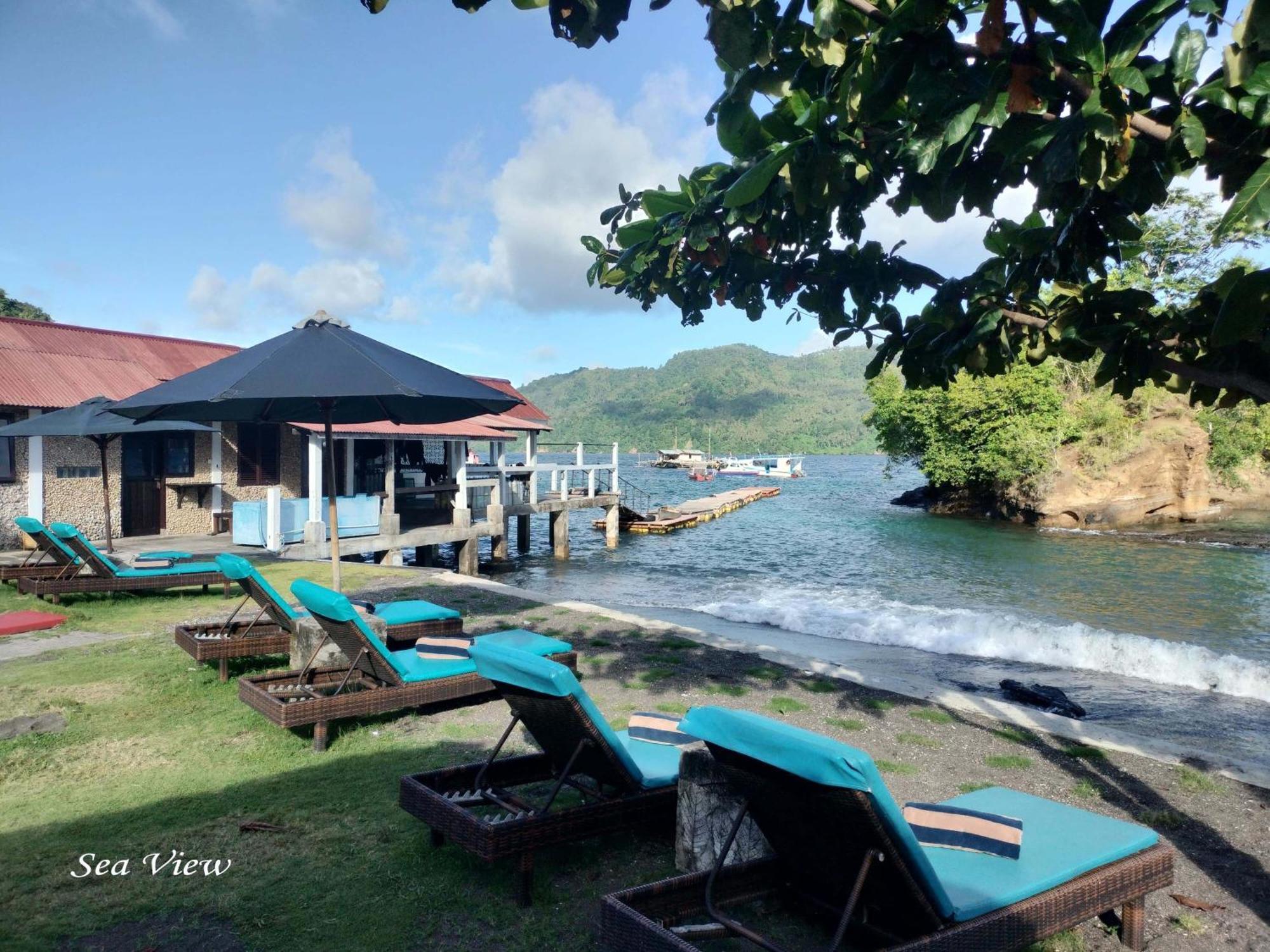Cocotinos Lembeh A Boutique Dive Lodge Bitung Exteriör bild